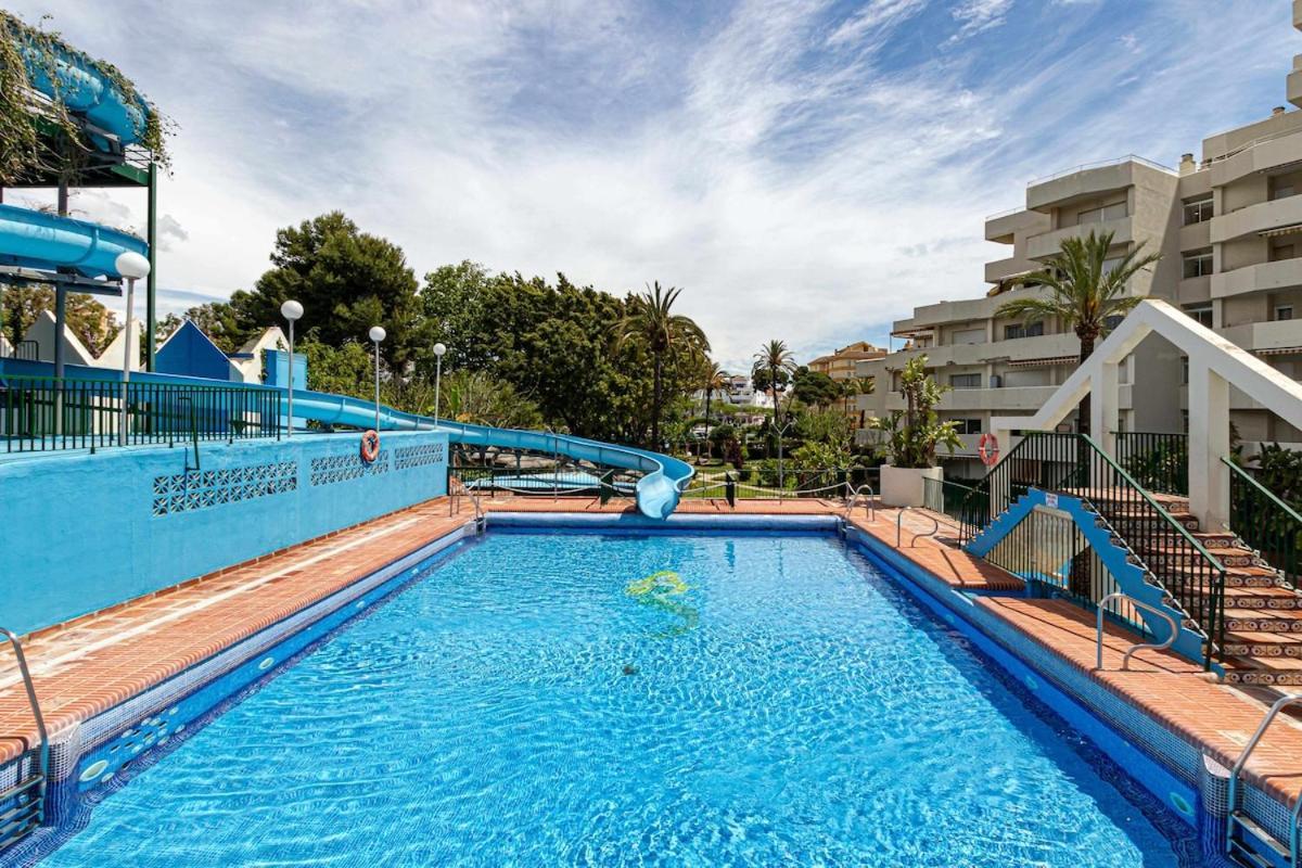 797 Holiday Rentals - Benalbeach- Moderno Piso Para 5 Con Vistas Al Mar Benalmadena Bagian luar foto
