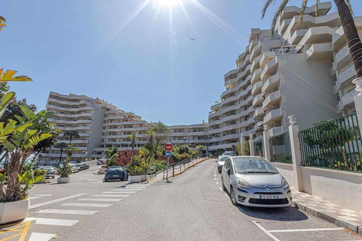 797 Holiday Rentals - Benalbeach- Moderno Piso Para 5 Con Vistas Al Mar Benalmadena Bagian luar foto