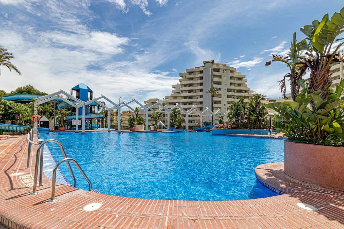 797 Holiday Rentals - Benalbeach- Moderno Piso Para 5 Con Vistas Al Mar Benalmadena Bagian luar foto